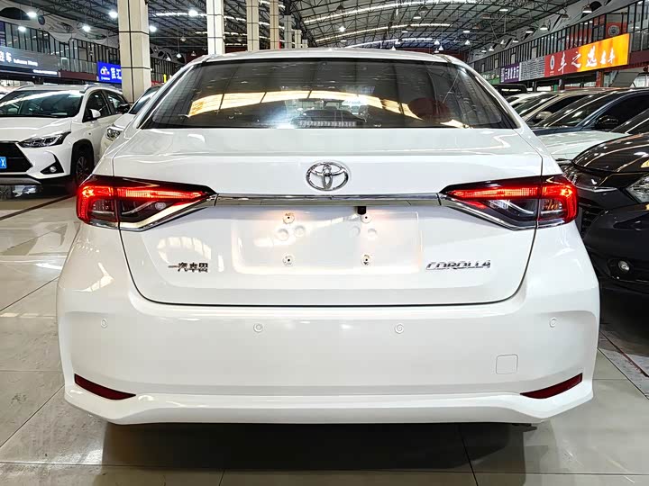 Фото 5 - Toyota Corolla