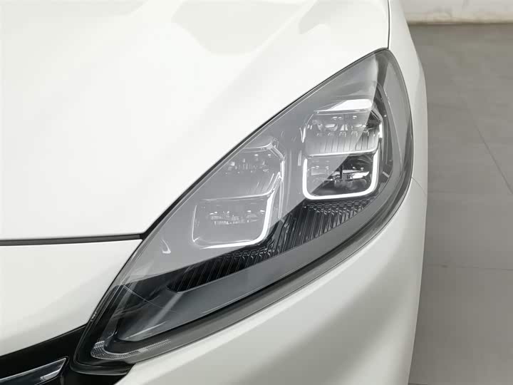 Фото 7 - Ford Escape