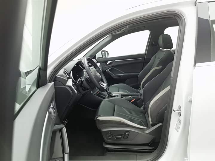 Фото 10 - Audi Q3