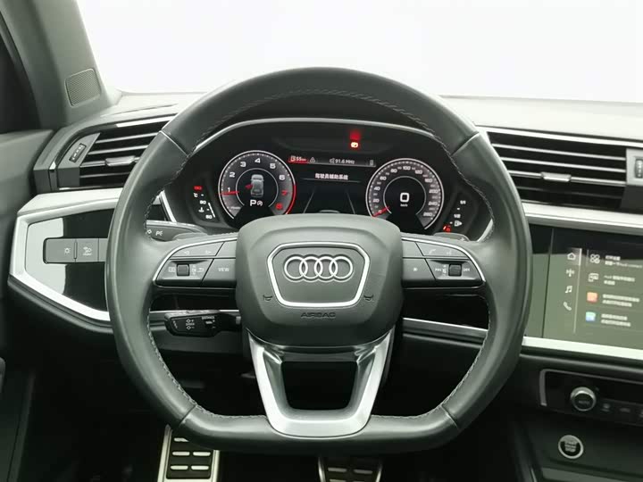 Фото 11 - Audi Q3