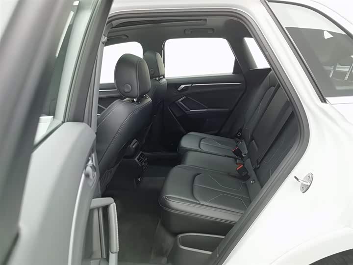 Фото 15 - Audi Q3