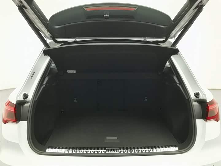 Фото 16 - Audi Q3