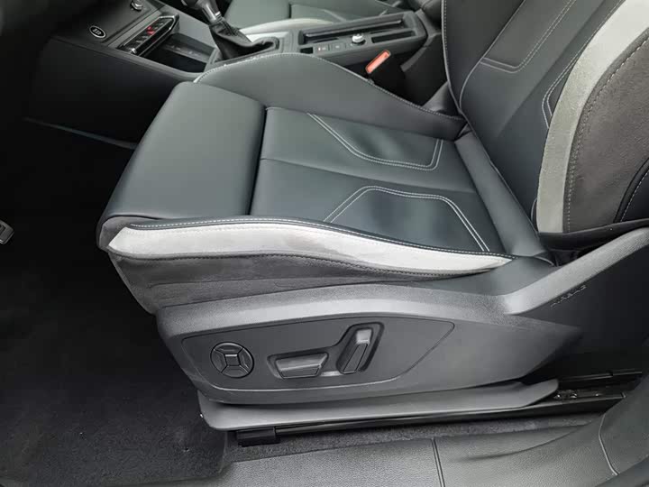 Фото 20 - Audi Q3