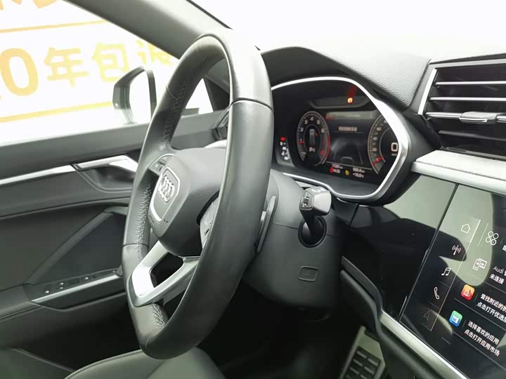 Фото 22 - Audi Q3