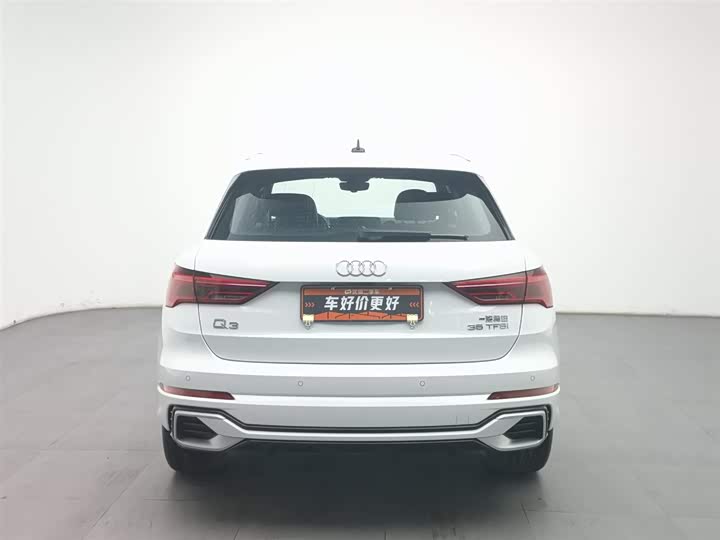 Фото 4 - Audi Q3