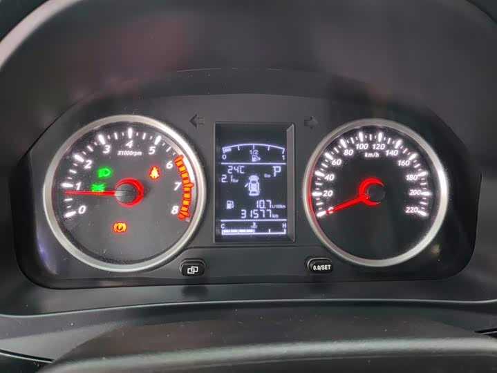 Фото 14 - Dongfeng Forthing T5