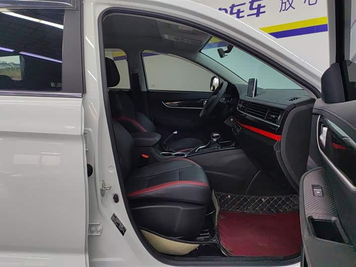 Фото 8 - Dongfeng Forthing T5