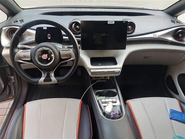 Фото 13 - BYD Dolphin