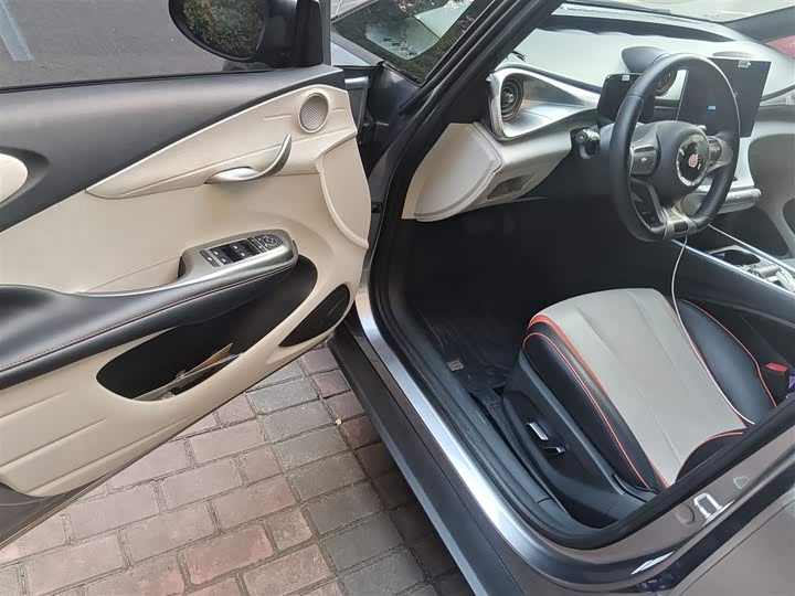 Фото 14 - BYD Dolphin