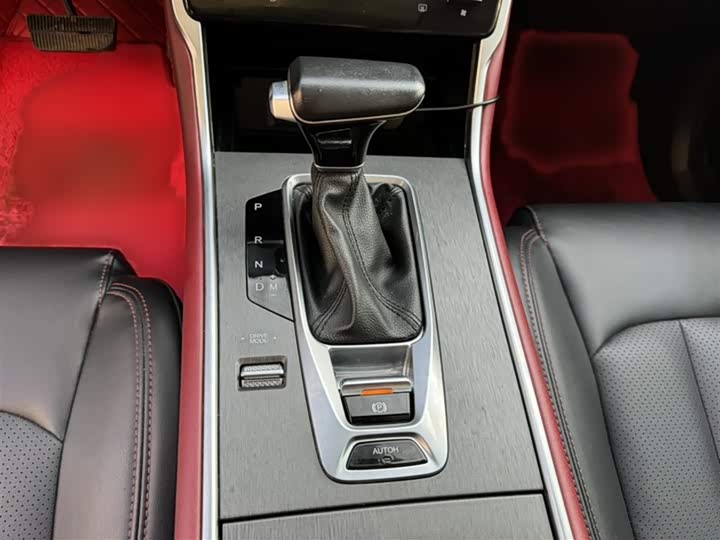 Фото 15 - Changan CS75