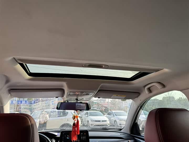 Фото 17 - Changan CS75