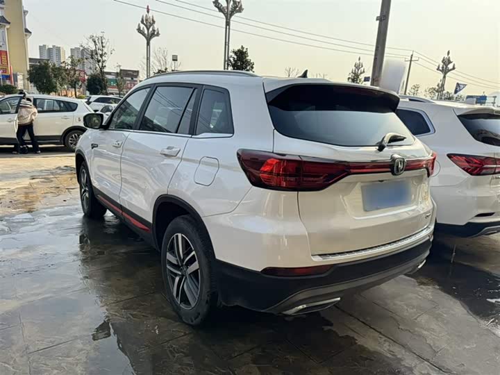 Фото 8 - Changan CS75