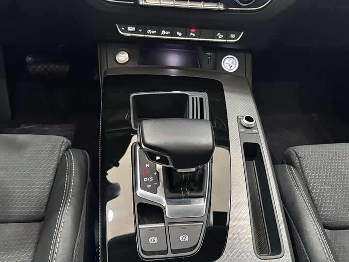 Фото 19 - Audi Q5L Sportback