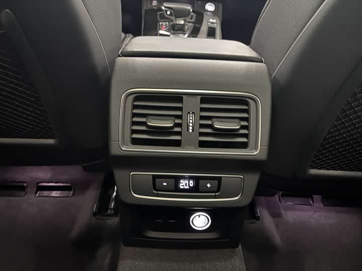 Фото 20 - Audi Q5L Sportback