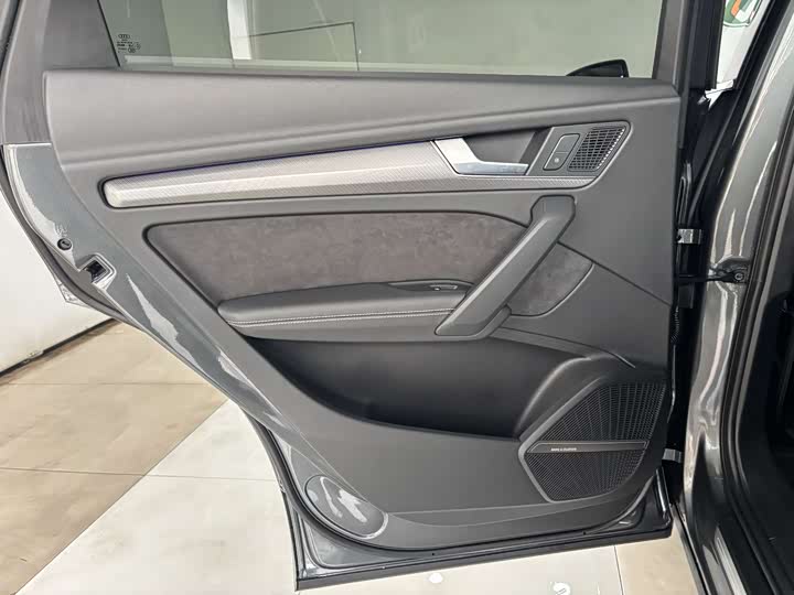 Фото 21 - Audi Q5L Sportback