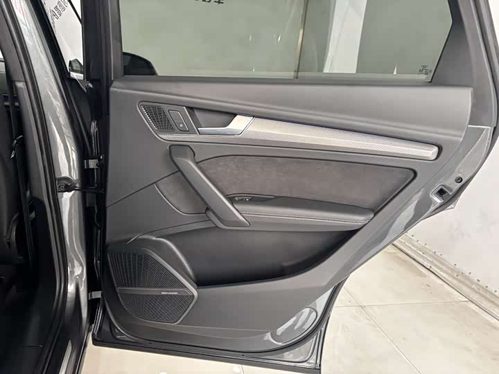 Фото 23 - Audi Q5L Sportback