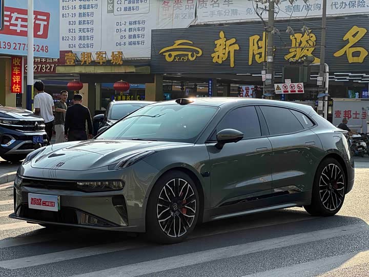 Фото 1 - Zeekr 001