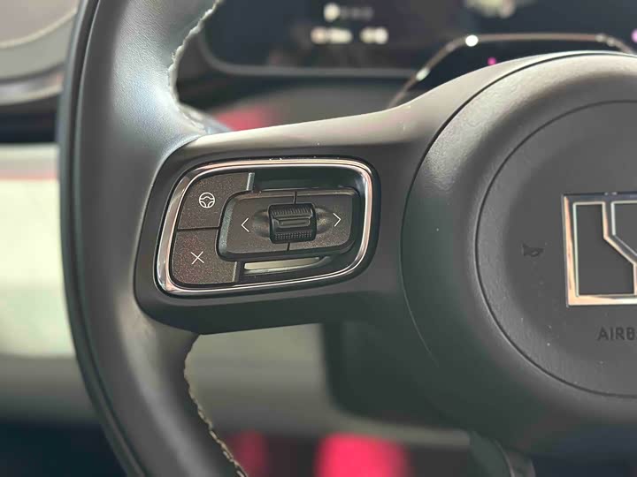 Фото 10 - Zeekr 001