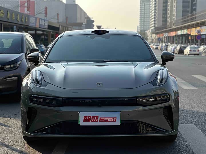 Фото 2 - Zeekr 001