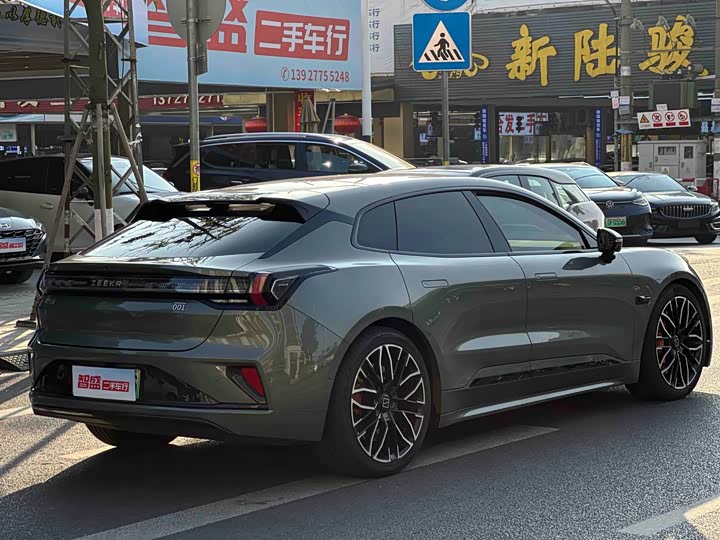 Фото 3 - Zeekr 001