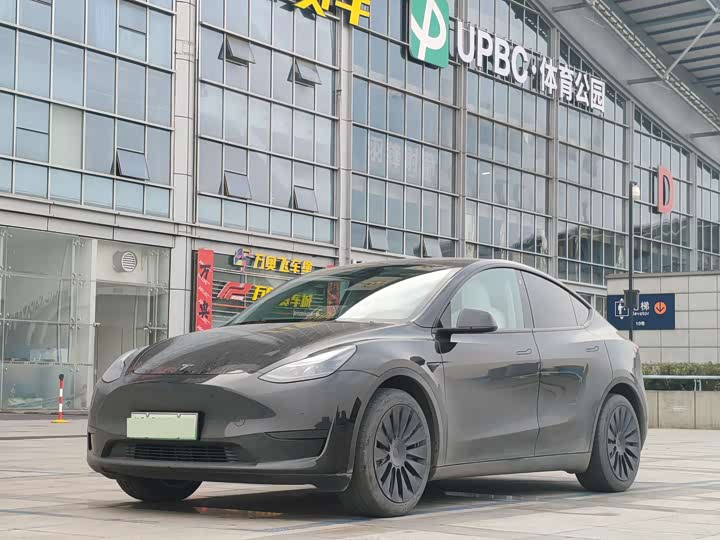 Фото 3 - Tesla Model Y