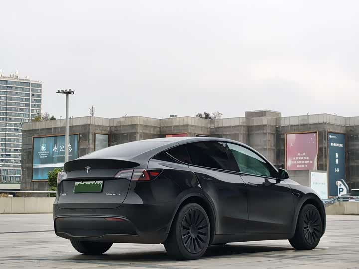 Фото 4 - Tesla Model Y