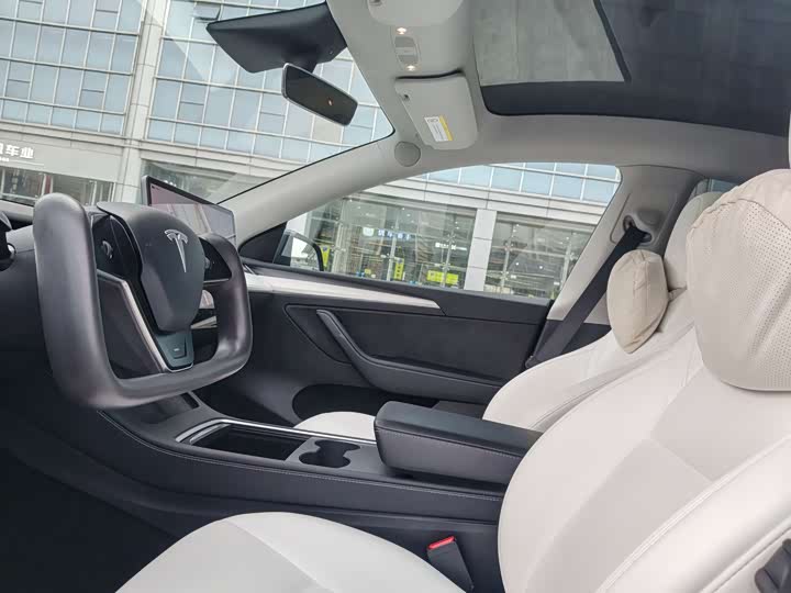 Фото 9 - Tesla Model Y