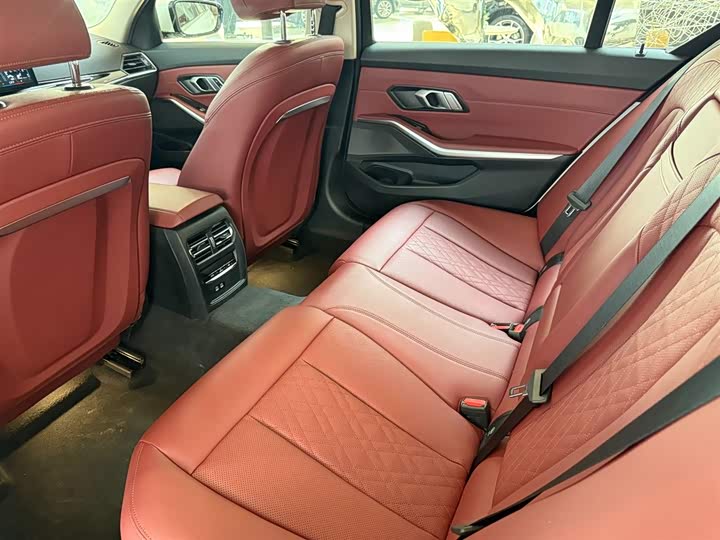 Фото 14 - BMW 3 Series