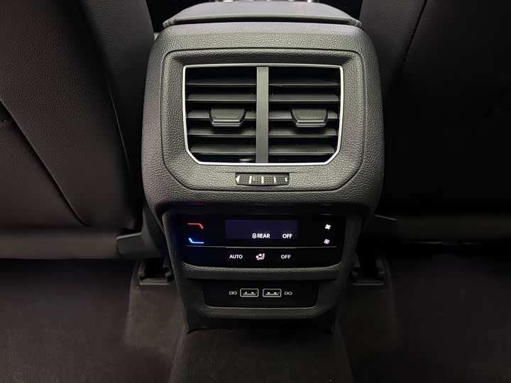 Фото 14 - Volkswagen Tayron