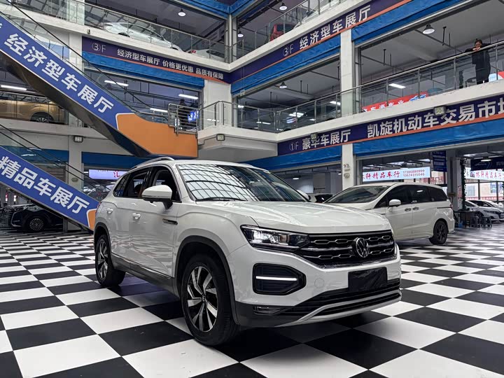 Фото 3 - Volkswagen Tayron