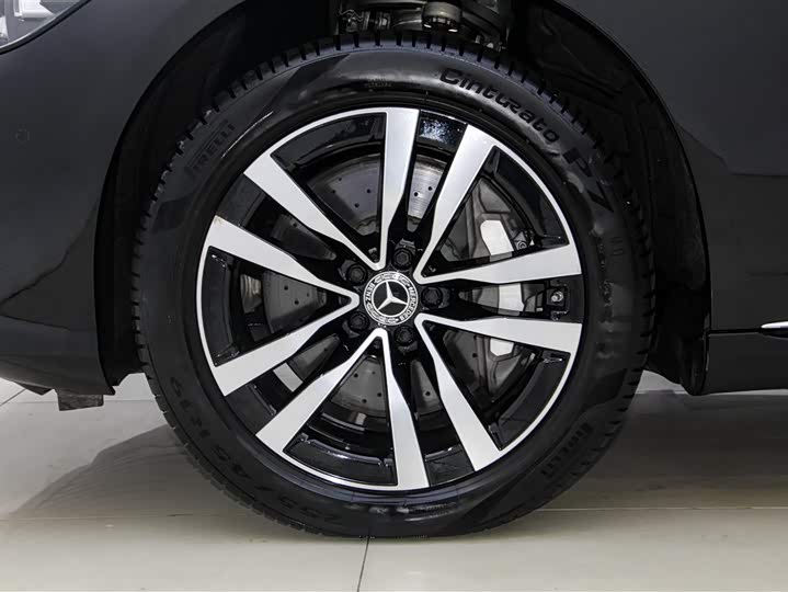 Фото 11 - Mercedes-Benz S-Class