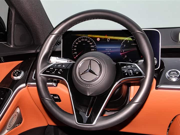 Фото 14 - Mercedes-Benz S-Class