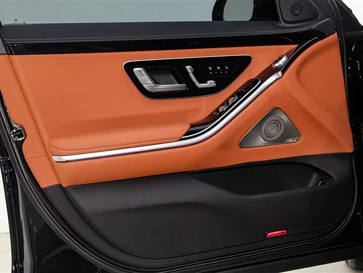 Фото 16 - Mercedes-Benz S-Class