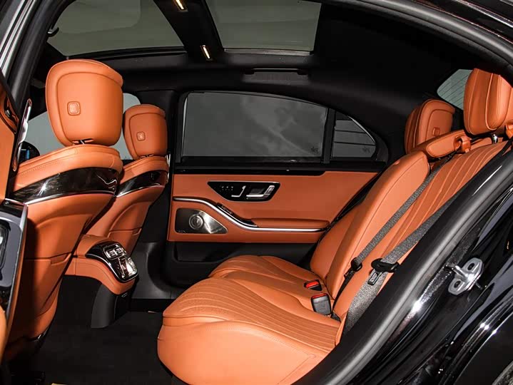 Фото 19 - Mercedes-Benz S-Class