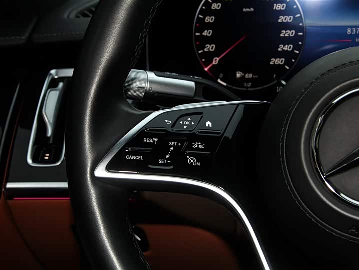 Фото 27 - Mercedes-Benz S-Class