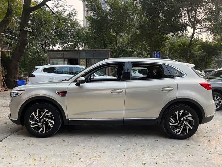 Фото 6 - Hongqi HS5