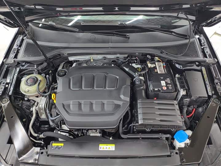 Фото 10 - Volkswagen Magotan