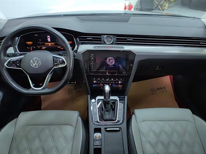 Фото 12 - Volkswagen Magotan