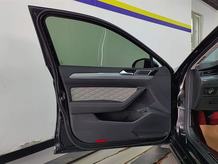 Фото 7 - Volkswagen Magotan