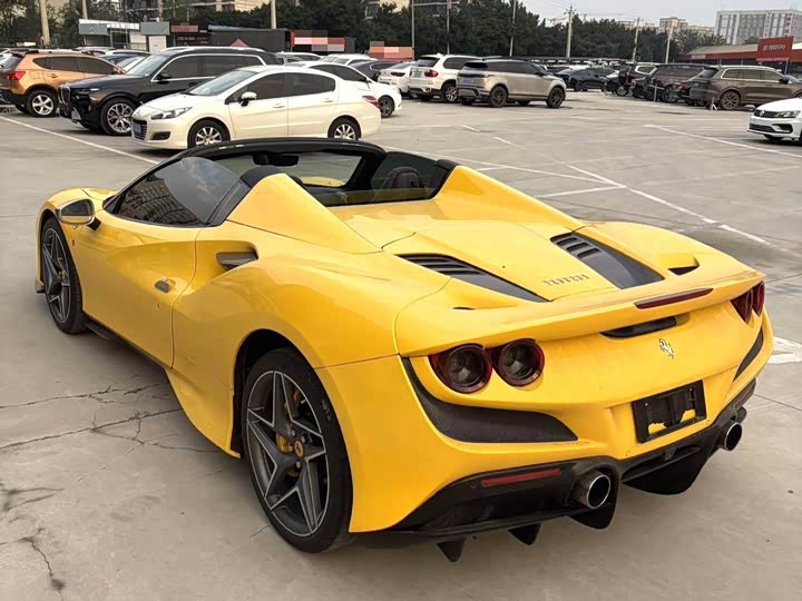 Фото 11 - Ferrari F8