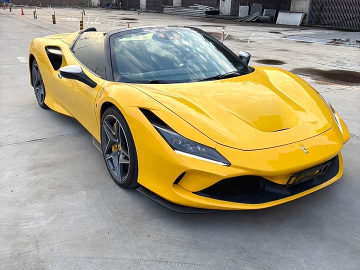 Фото 3 - Ferrari F8