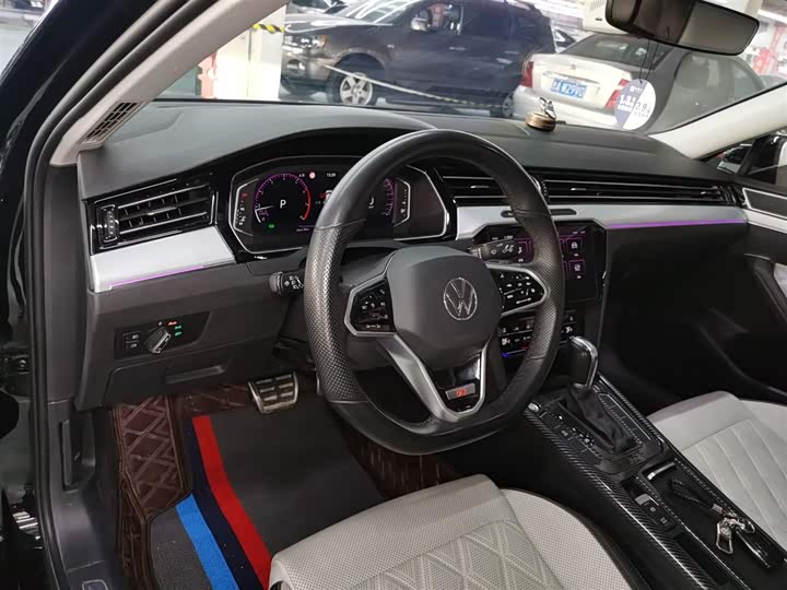 Фото 10 - Volkswagen Magotan