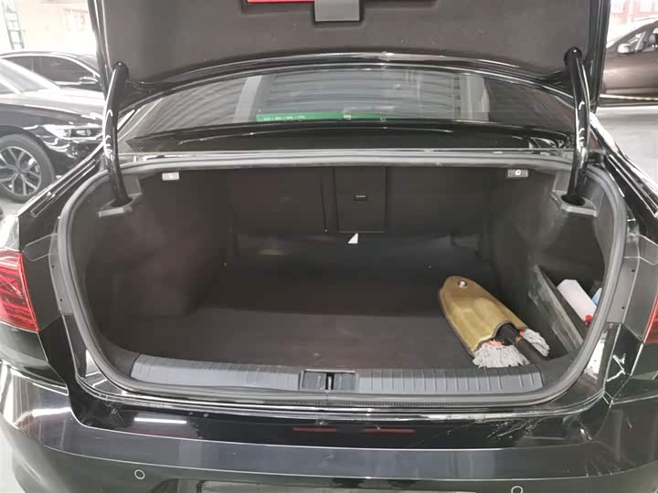 Фото 19 - Volkswagen Magotan