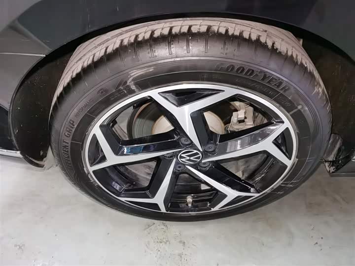 Фото 26 - Volkswagen Magotan