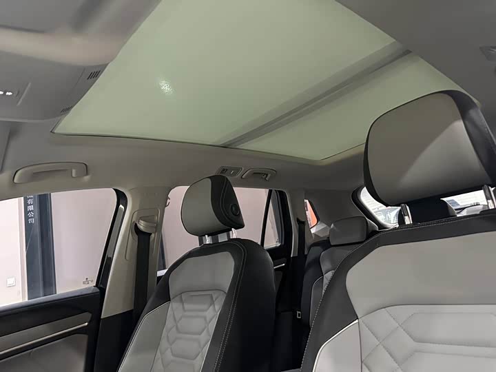 Фото 37 - Volkswagen Tayron