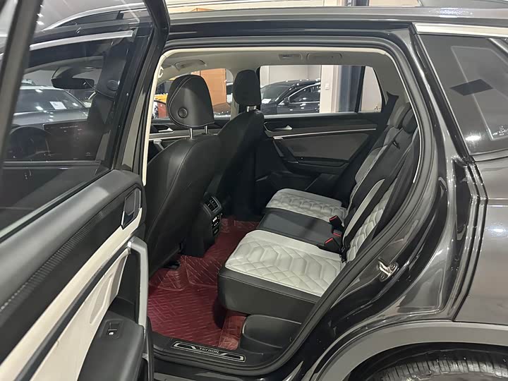 Фото 38 - Volkswagen Tayron