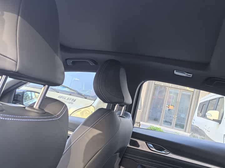 Фото 9 - Geely Preface