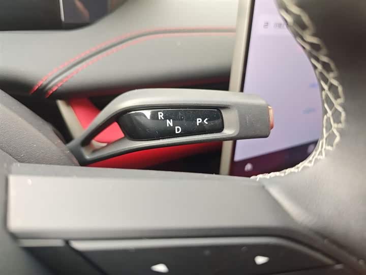 Фото 14 - Xiaomi SU7