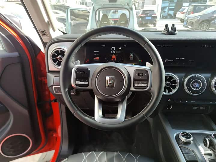 Фото 11 - Tank 300