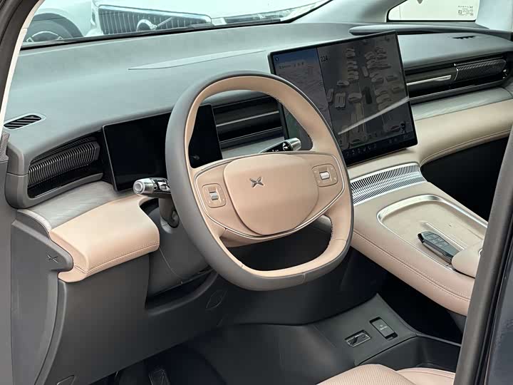 Фото 10 - XPeng X9